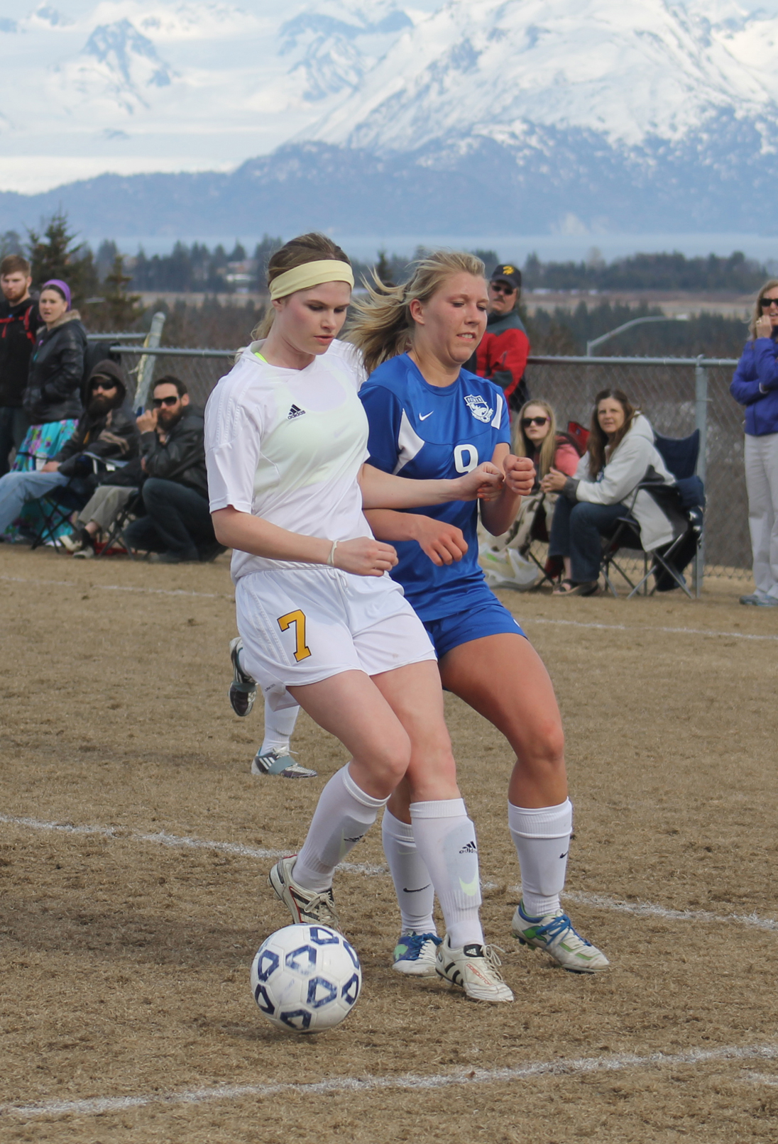 Above, Hannah Baird, left, takes control of the ball in the Mariner’s Friday victory over Palmer.  On Saturday, the Mariner junior varsity team beat Colony.-Photo by Angelina Skowronski